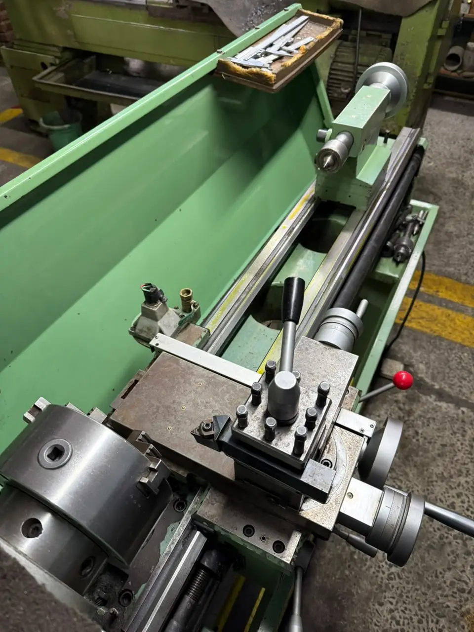 Torno Clever CO632A/1000, torneado en el taller de Tornería Universal — foto 1 de 3